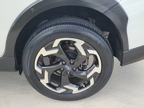 Used 2023 Subaru Crosstrek 2.5i Limited w/ Moonroof Package image 4