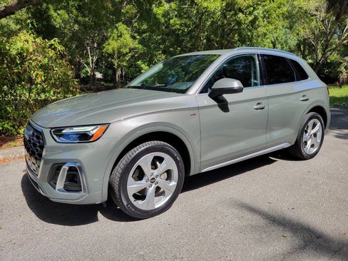 Used 2023 Audi Q5 2.0T Premium Plus w/ Premium Plus Package AWD/4WD image 7