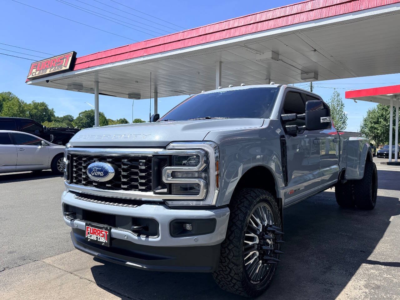 Used 2025 Ford F350 Platinum w/ FX4 Off-Road Package AWD/4WD image 17