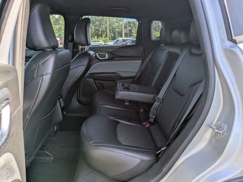 Used 2024 Jeep Compass Latitude AWD/4WD image 14
