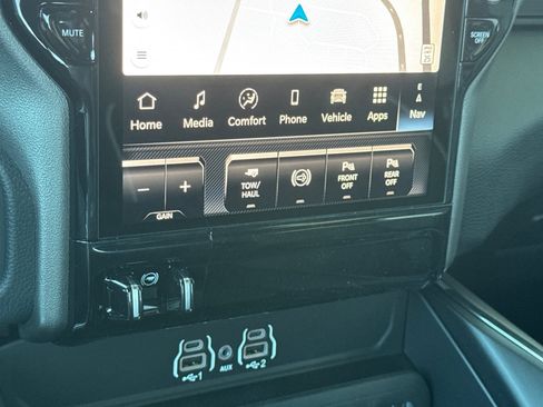 New 2026 RAM 2500 Laramie AWD/4WD image 19