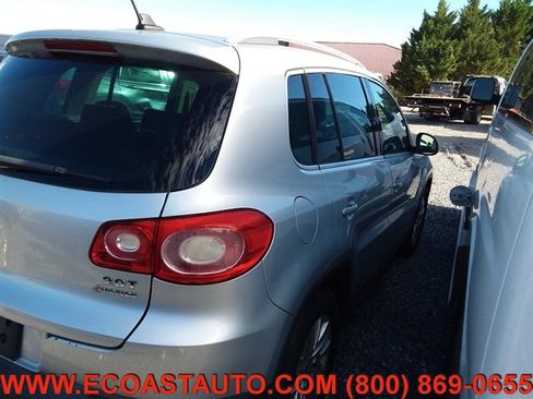 Used 2010 Volkswagen Tiguan SE image 4