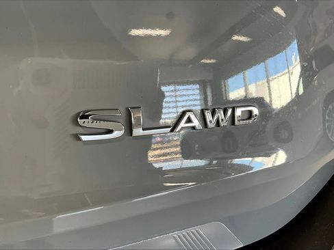 Used 2023 Nissan Rogue SL w/ SL Premium Package image 7