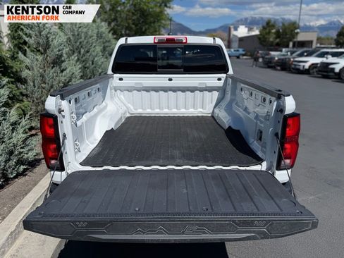 Used 2023 Chevrolet Colorado Z71 w/ Advanced Trailering Package AWD/4WD image 31