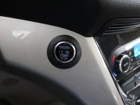 Used 2013 Ford C-MAX SEL FWD image 19