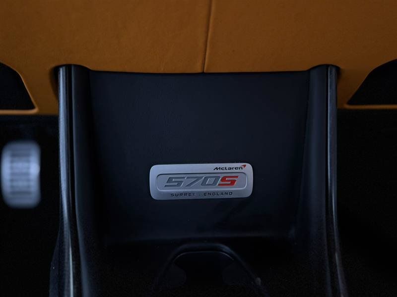 Used 2018 McLaren 570S Spider RWD image 22