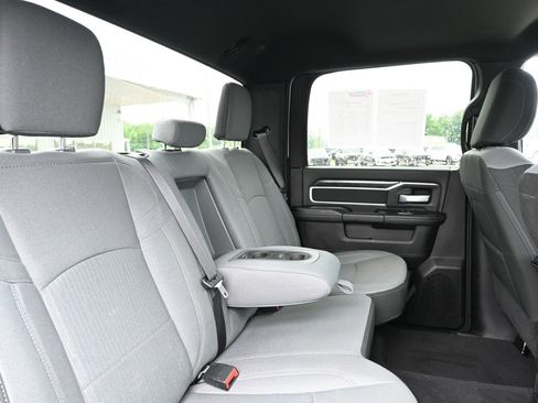 Used 2024 RAM 2500 Big Horn AWD/4WD image 34