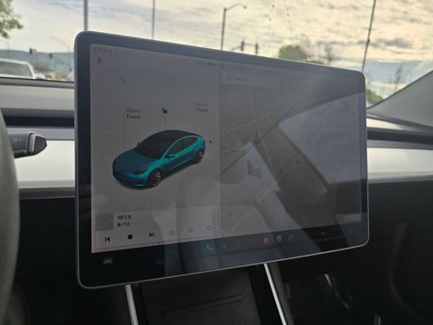 Used 2020 Tesla Model 3 Standard Range image 28