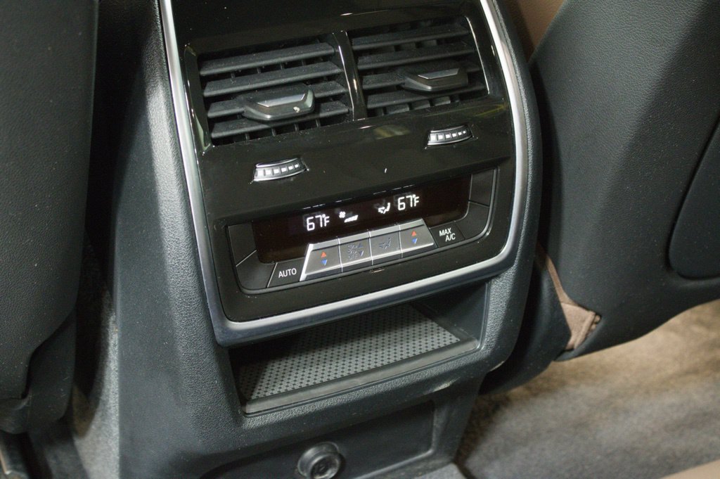 Used 2022 BMW X5 xDrive40i w/ Premium Package AWD/4WD image 35