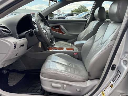 Used 2011 Toyota Camry XLE w/ SE/XLE Extra-Value Pkg FWD image 20