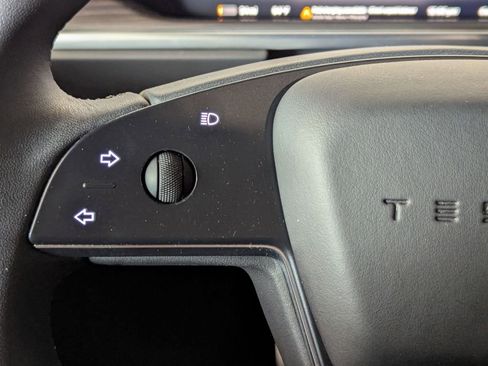 Used 2024 Tesla Model X image 37