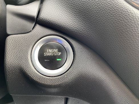 Used 2020 Chevrolet Equinox LT image 24