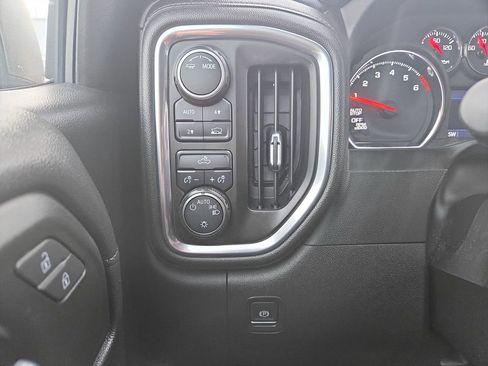 Used 2022 Chevrolet Silverado 1500 LT image 19