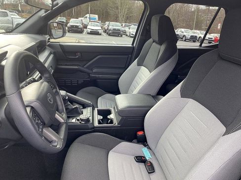 Certified 2025 Toyota 4Runner TRD Off-Road image 11