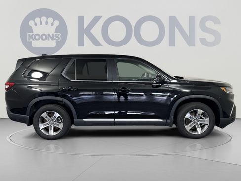 Used 2025 Honda Pilot EX-L image 8