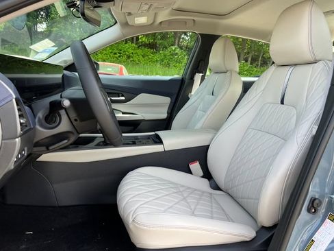 New 2026 Nissan Sentra SL w/ Floor Mat Package FWD image 3