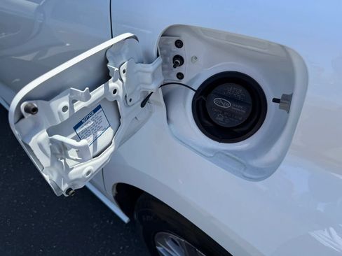 Used 2022 Toyota Sienna LE AWD/4WD image 22