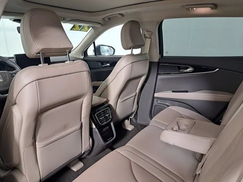 Certified 2022 Lincoln Nautilus Reserve AWD/4WD image 11