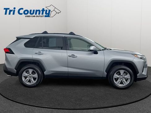 Certified 2025 Toyota RAV4 XLE AWD/4WD image 9