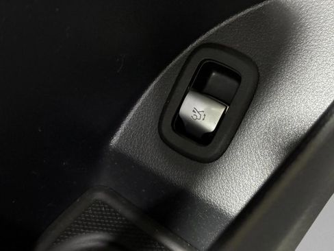 Certified 2025 Mercedes-Benz GLC 300 300 image 26