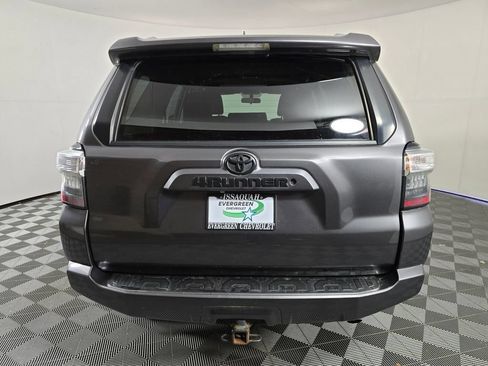 Used 2016 Toyota 4Runner SR5 AWD/4WD image 6