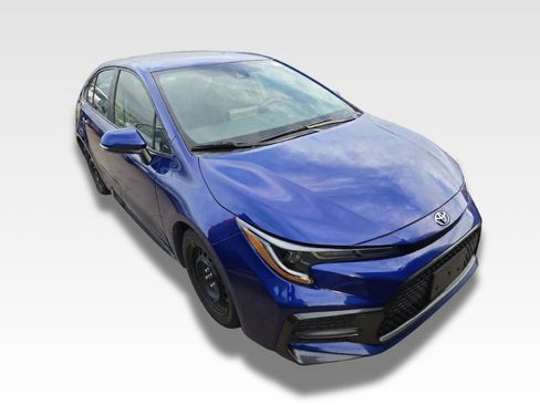 Used 2022 Toyota Corolla SE FWD image 2