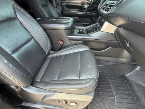 Used 2022 Chevrolet Tahoe Z71 w/ Luxury Package AWD/4WD image 10