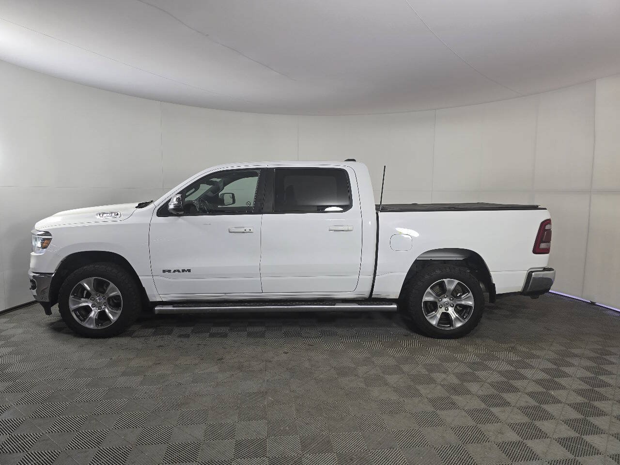 Used 2023 RAM 1500 Laramie AWD/4WD image 6
