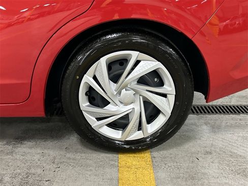 Certified 2025 Subaru Impreza 2.0i image 11