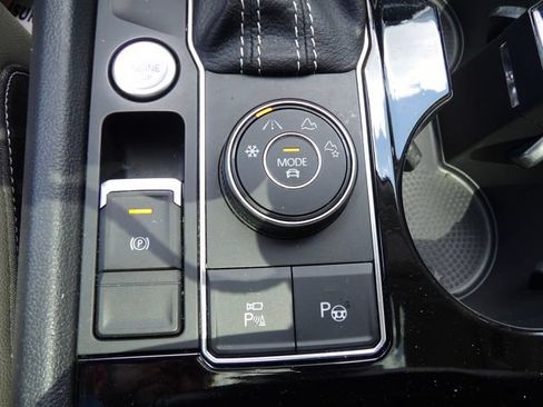 Used 2021 Volkswagen Atlas SEL Premium AWD/4WD image 33