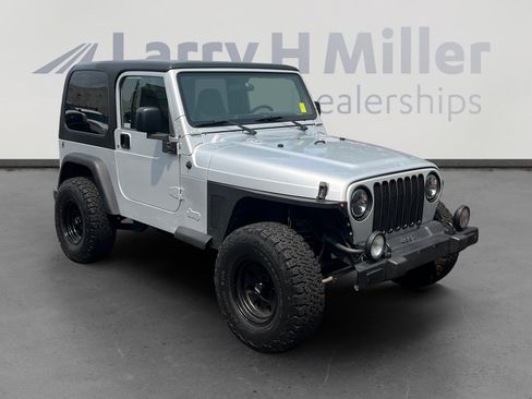 Used 2004 Jeep Wrangler 4WD w/ Dual Top Group image 7