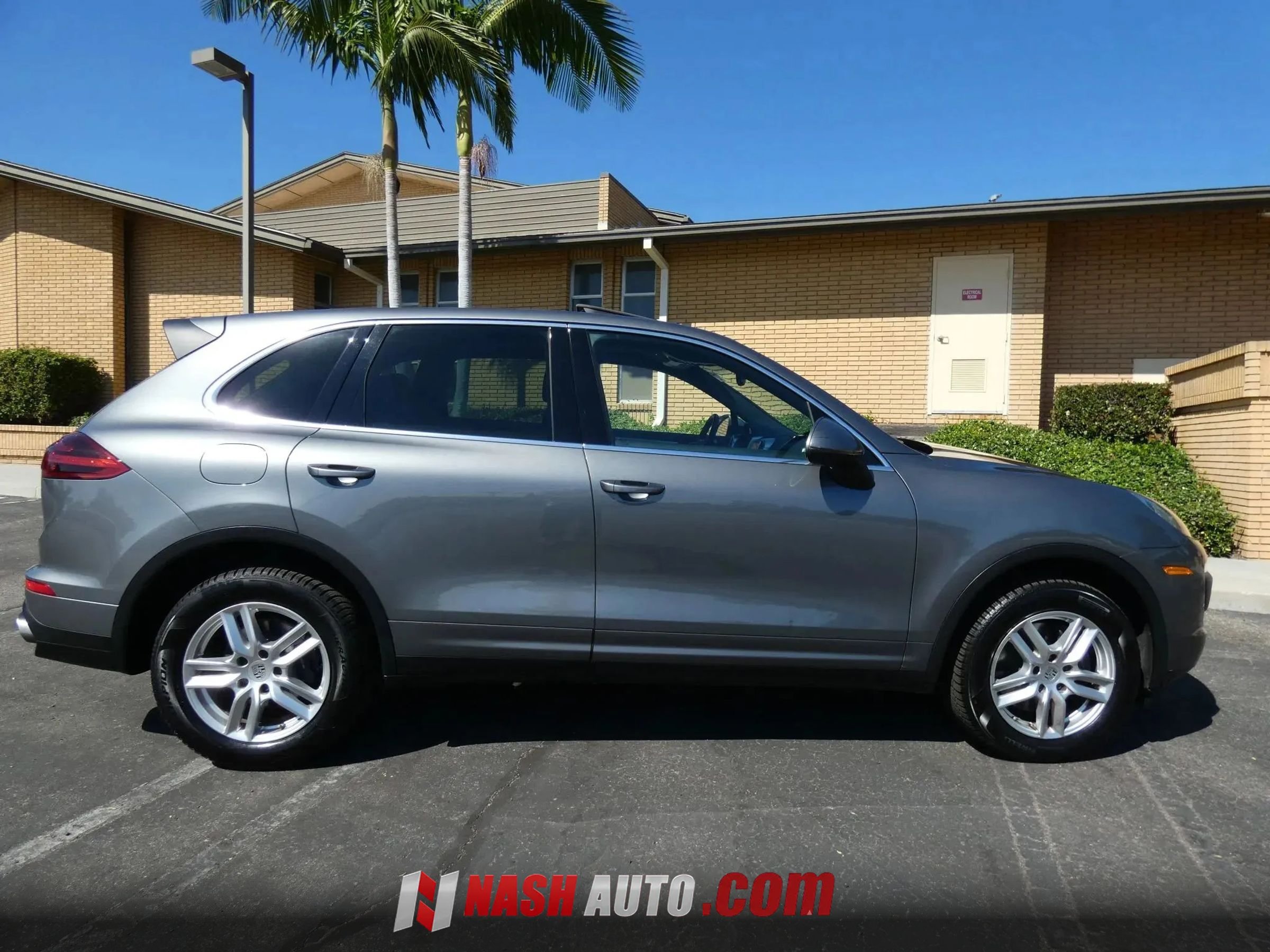 Used 2018 Porsche Cayenne AWD/4WD image 6
