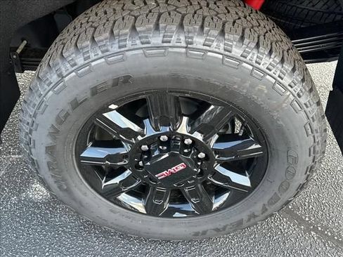 New 2026 GMC Sierra 2500 AT4 w/ AT4 Premium Plus Package AWD/4WD image 17