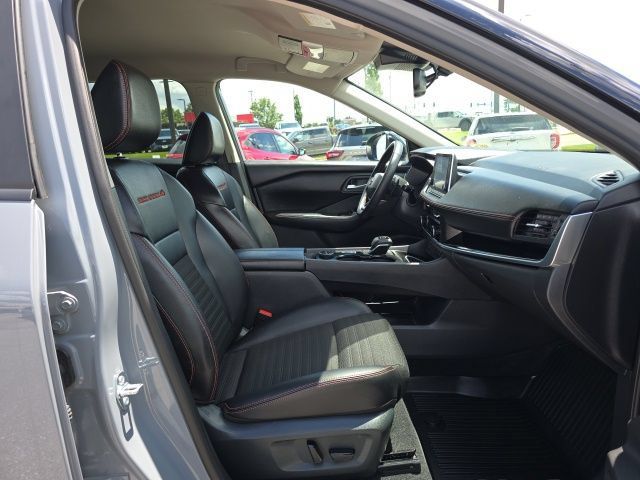 Used 2025 Nissan Rogue SV w/ Rock Creek Premium Package AWD/4WD image 18