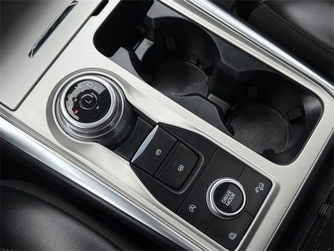 Certified 2022 Ford Explorer Platinum w/ Equipment Group 601A image 16