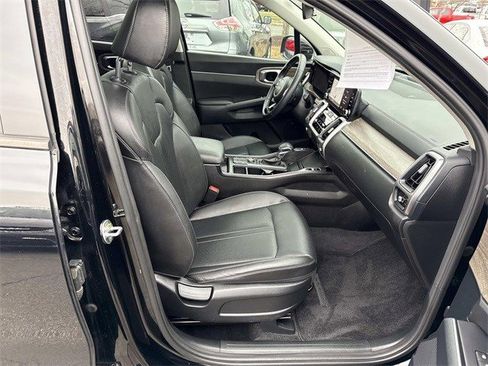 Used 2023 Kia Sorento S w/ Panoramic Sunroof Package image 9