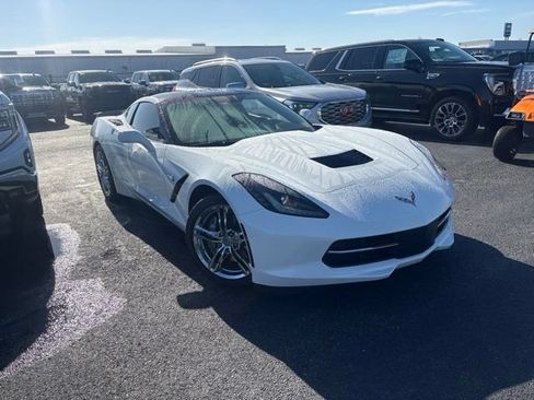 Used 2017 Chevrolet Corvette Stingray Coupe w/ 1LT RWD image 3