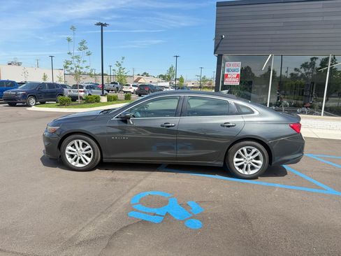 Used 2016 Chevrolet Malibu LT w/ Leather Package FWD image 8