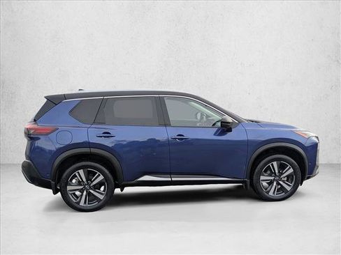 Used 2023 Nissan Rogue SL w/ SL Premium Package image 4