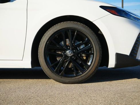 Used 2025 Toyota Camry SE w/ Convenience Package image 10