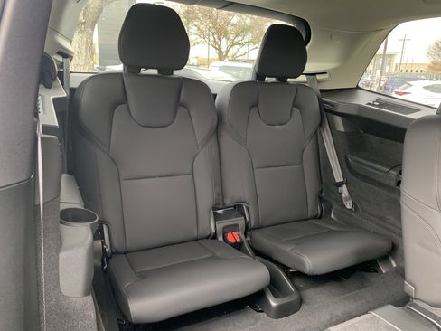 Used 2025 Volvo XC90 B6 Plus image 33