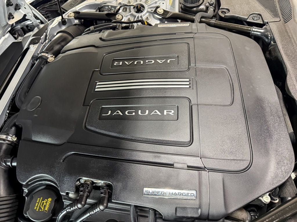 Used 2015 Jaguar F-TYPE R RWD image 39
