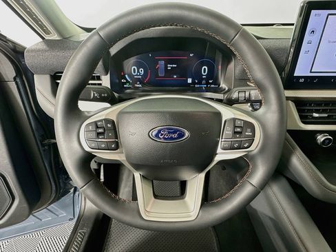 Used 2026 Ford Explorer Active RWD image 11