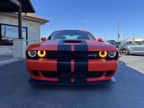 Used 2017 Dodge Challenger SRT Hellcat image 7