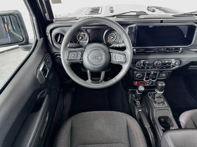Used 2025 Jeep Wrangler Unlimited Rubicon AWD/4WD image 21