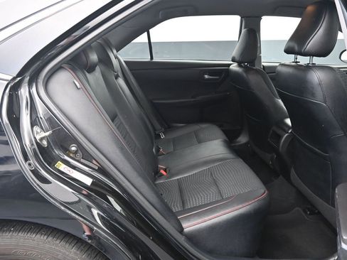 Used 2015 Toyota Camry SE image 14