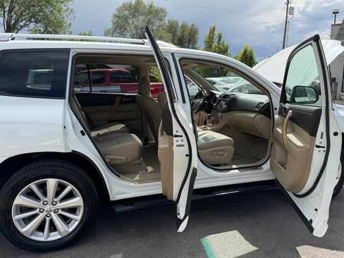Used 2010 Toyota Highlander Limited AWD/4WD image 64