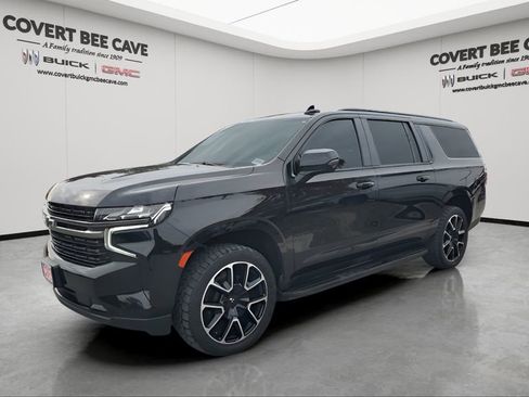 Used 2022 Chevrolet Suburban RST w/ Sport Performance Package image 3