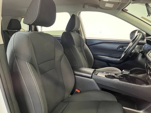 Used 2024 Nissan Rogue S FWD image 10