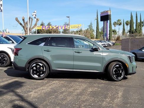 New 2026 Kia Sorento EX image 3